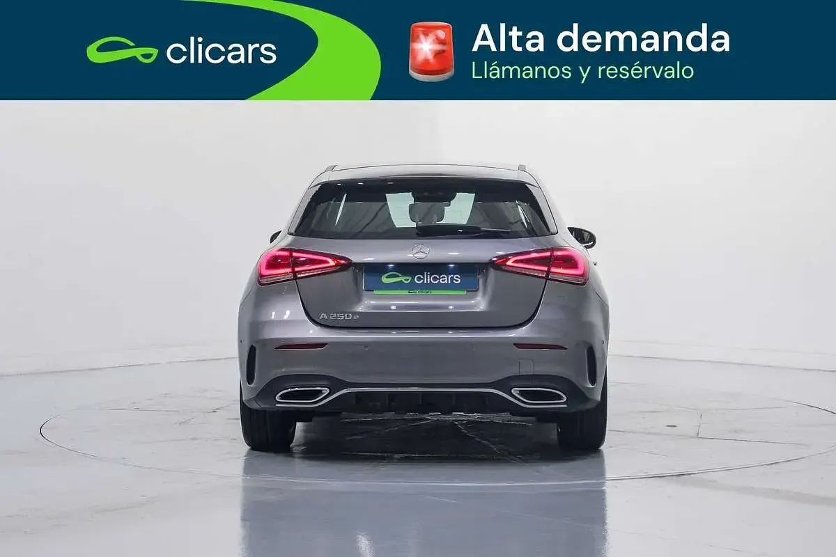 Usado Mercedes A250 160 CV (117 kW) 2021 Gris Berlina