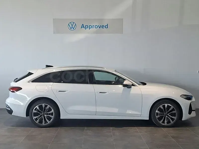 Usado Audi A5 204 CV (150 kW) 2025 Blanco Familiar