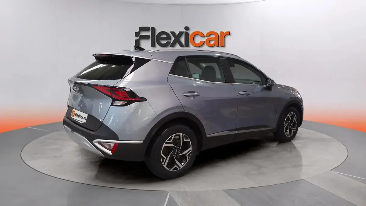 Usado Kia Sportage 136 CV (100 kW) 2024 Gris SUV