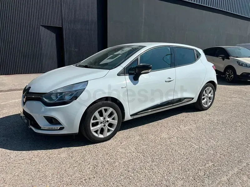 Usado Renault Clio IV LIMITED 90 CV (66 kW) 2019 Blanco Berlina