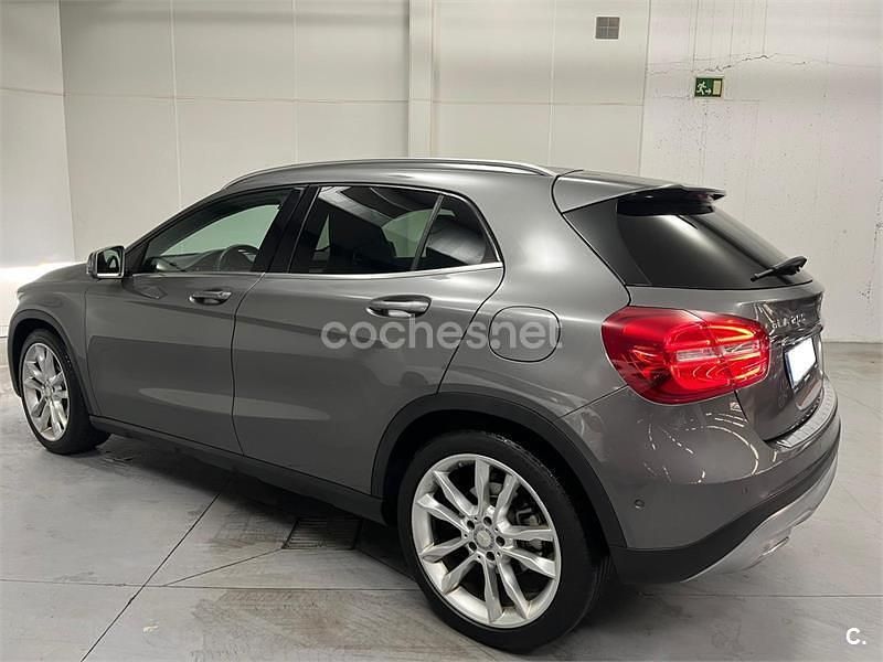 Usado Mercedes GLA200 Style 136 CV (100 kW) 2015 Gris / plata SUV