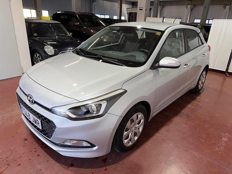 Usado Hyundai i20 85 CV (62 kW) 2016 Gris
