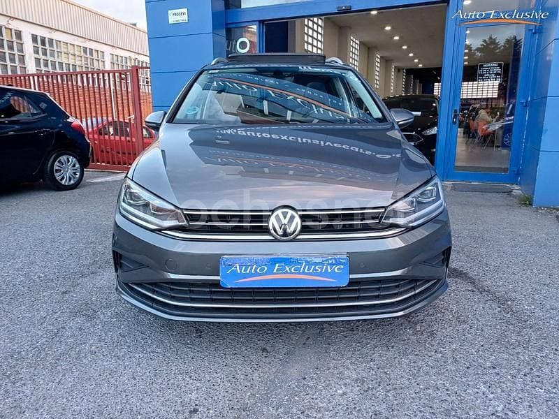 Usado VW Golf Sportsvan Advance 130 CV (95 kW) 2018 Gris / plata Monovolumen