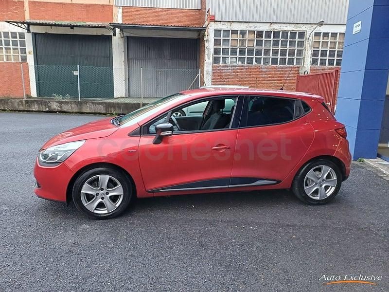 Usado Renault Clio IV Zen 90 CV (66 kW) 2016 Rojo Berlina