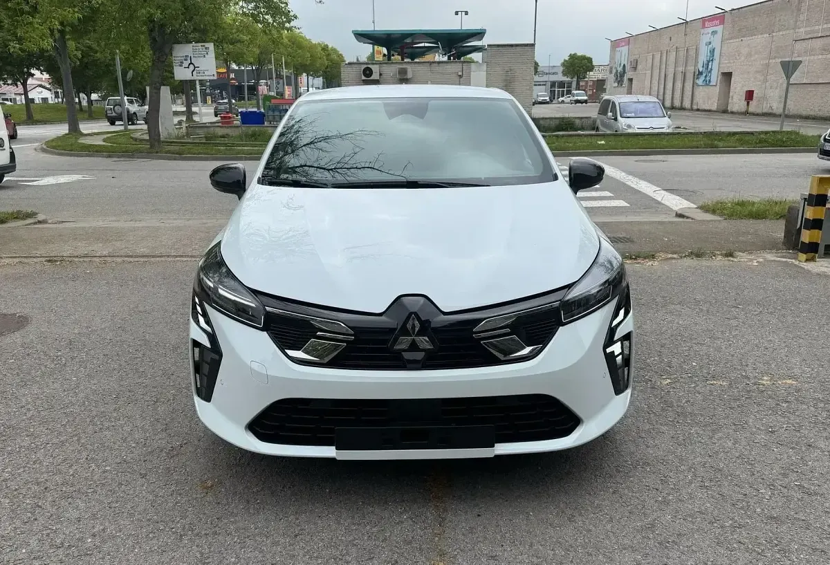 Nuevo Mitsubishi Colt 90 CV (66 kW) 2025 Blanco Berlina