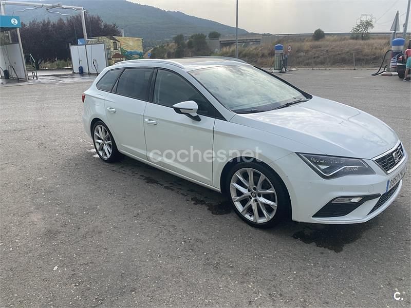 Usado Seat Leon ST FR 190 CV (139 kW) 2019 Blanco Familiar