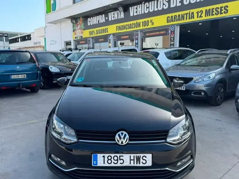 Usado VW Polo Advance 90 CV (66 kW) 2014 Negro Berlina