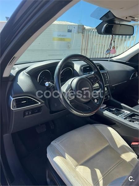 Usado Jaguar F-Pace Portfolio 180 CV (132 kW) 2017 Azul SUV