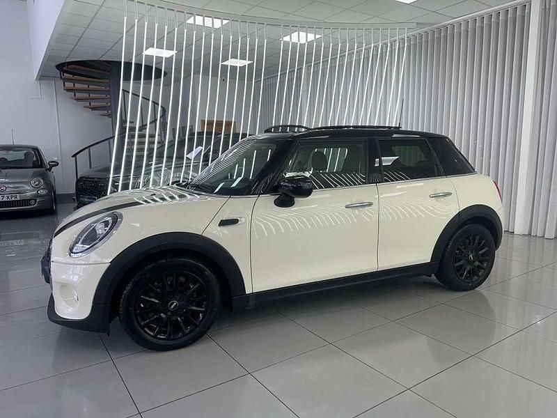 Usado Mini ONE 102 CV (75 kW) 2020 Blanco Utilitario