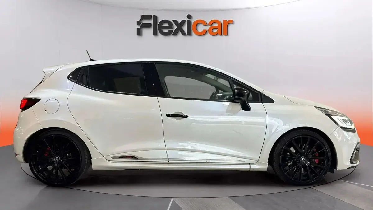 Usado Renault Clio IV Trophy 220 CV (161 kW) 2018 Blanco Berlina