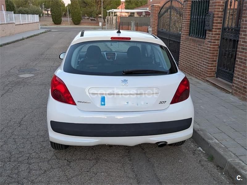 Usado Peugeot 207 Sport 90 CV (66 kW) 2008 Blanco Berlina