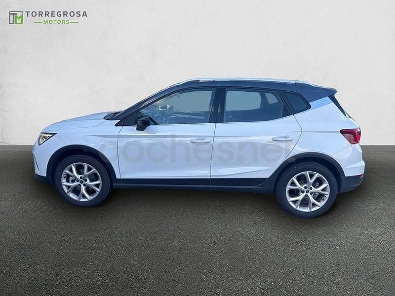 Usado Seat Arona FR 110 CV (80 kW) 2024 Blanco SUV