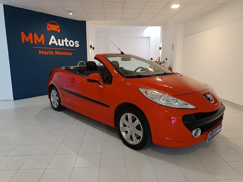 Usado Peugeot 207 CC 120 CV (88 kW) 2008 Rojo Descapotable