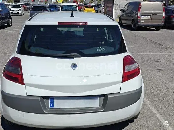 Usado Renault Mégane Business 105 CV (77 kW) 2007 Blanco Berlina
