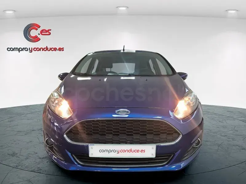 Usado Ford Fiesta Trend 82 CV (60 kW) 2016 Azul Utilitario