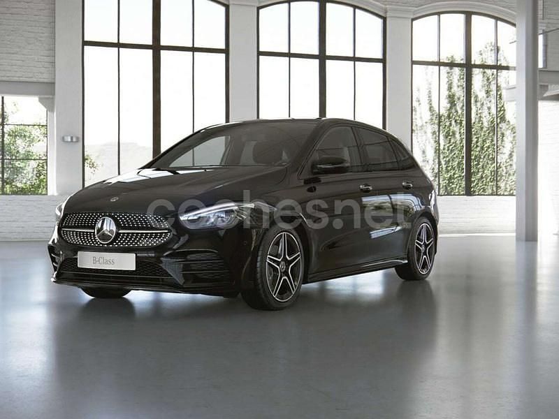 Negro noche Usado 2022 Mercedes B200 Monovolumen | 33.300 € (Un poco caro) - Imagen 1/4