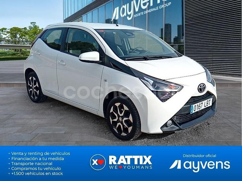 Blanco Usado 2019 Toyota Aygo X-play Utilitario | 11.900 € (Un poco caro) - Imagen 1/4