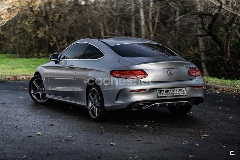 Usado Mercedes C180 156 CV (114 kW) 2017 Gris / plata Coupe