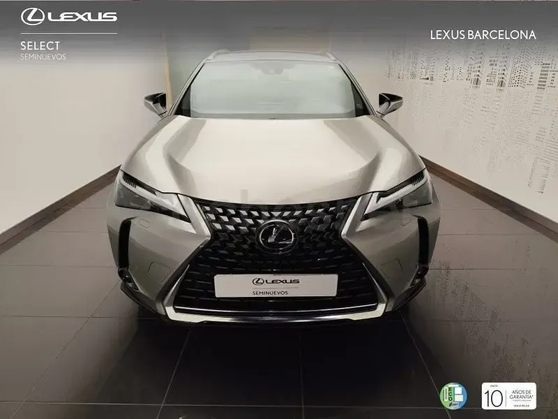 Usado Lexus UX 184 CV (135 kW) 2023 Gris / plata SUV