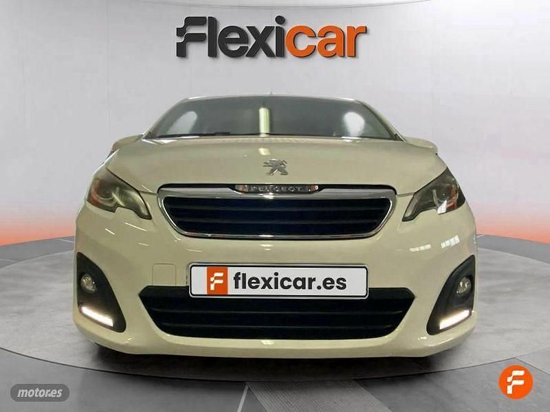 Usado Peugeot 108 Allure 69 CV (50 kW) 2017 Blanco Utilitario