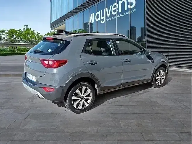 Usado Kia Stonic Plus 120 CV (88 kW) 2022 Gris SUV