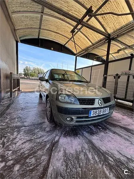 Usado Renault Clio 75 CV (55 kW) 2001 Verde Berlina