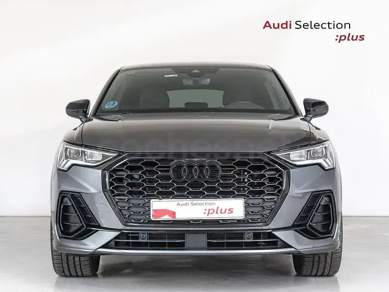 Usado Audi Q3 Sportback Ambiente 150 CV (110 kW) 2025 Gris / plata SUV