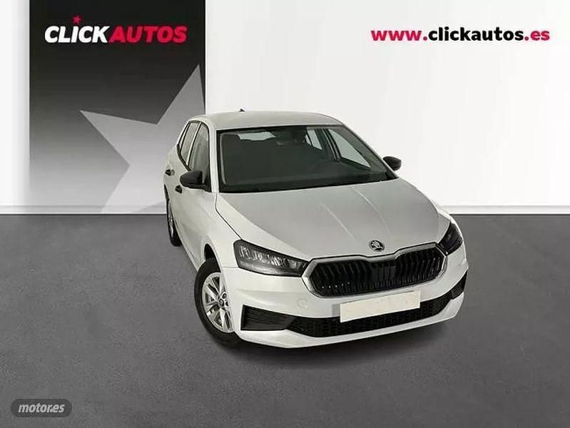 Usado Skoda Fabia Essence 80 CV (58 kW) 2025 Blanco Utilitario