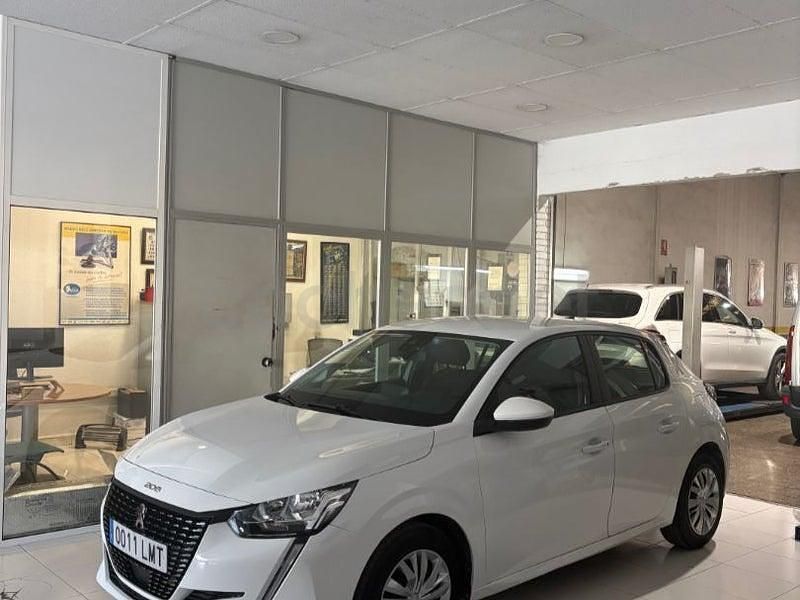 Usado Peugeot 208 Active 100 CV (73 kW) 2021 Blanco Utilitario