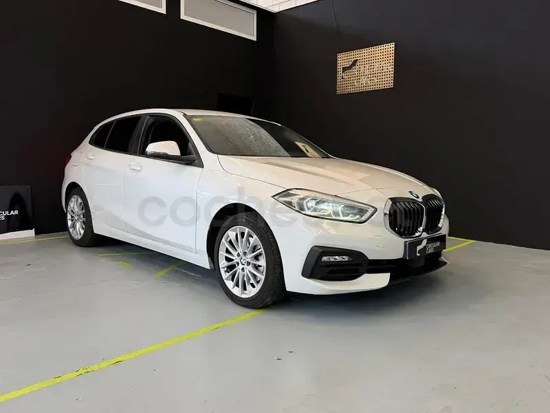 Usado BMW 118 Comfort Edition 140 CV (102 kW) 2020 Blanco Utilitario