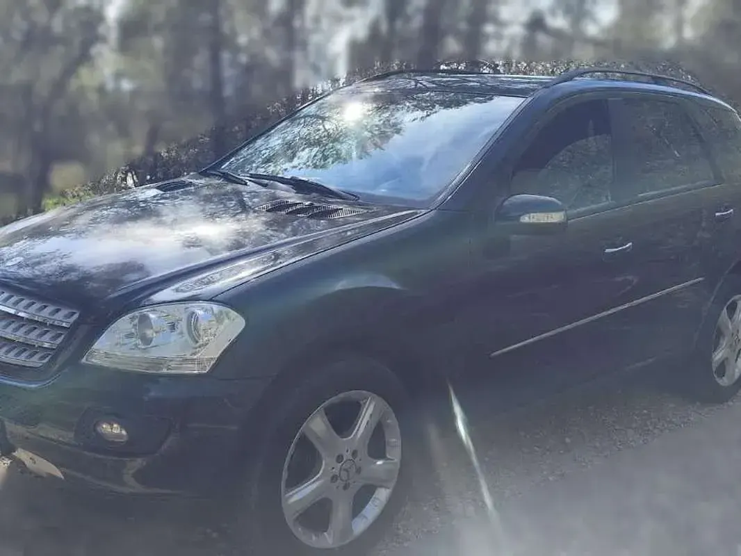 Usado Mercedes ML350 224 CV (164 kW) 2006 Negro SUV