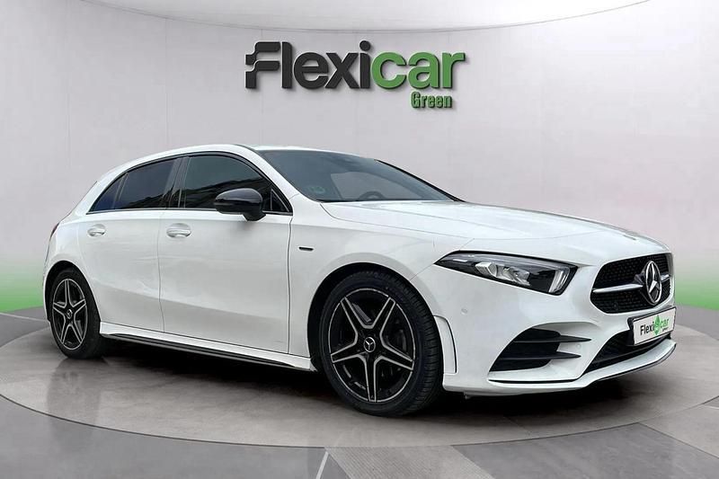 Blanco Usado 2021 Mercedes A180 Berlina | 23.890 € (Buen precio) - Imagen 1/4