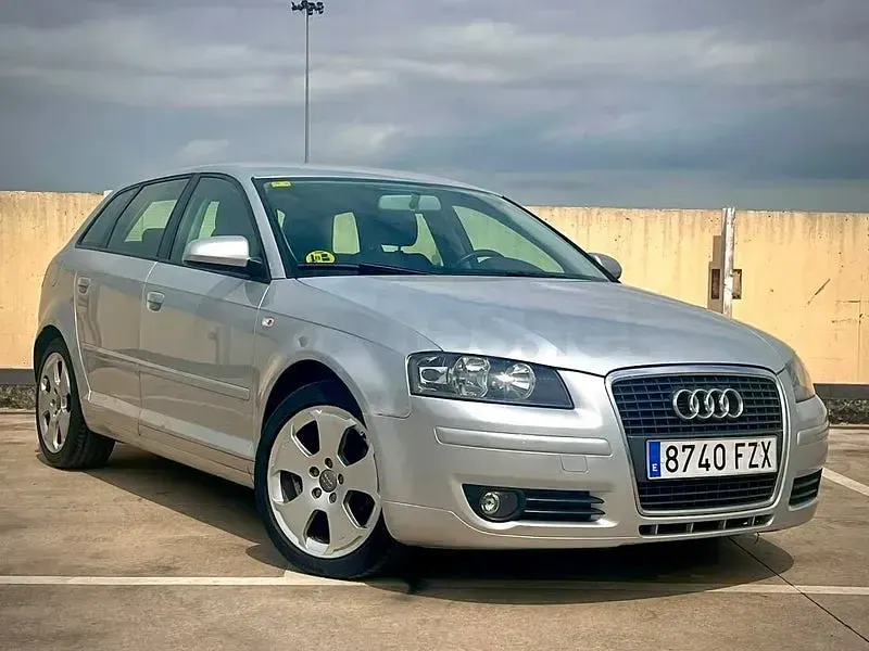Usado Audi A3 140 CV (102 kW) 2008 Gris / plata Utilitario