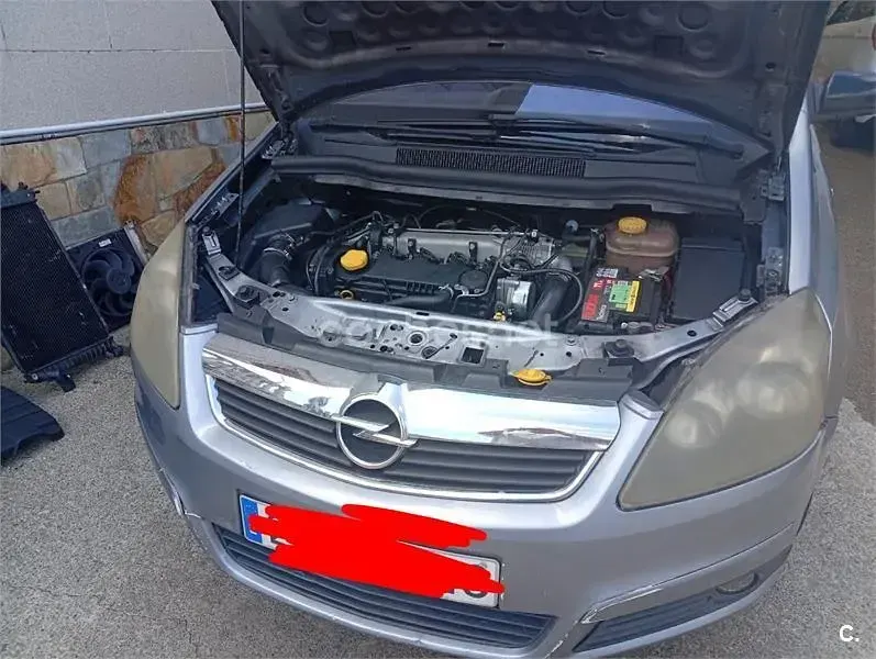Usado Opel Zafira Cosmo 120 CV (88 kW) 2005 Beige Monovolumen