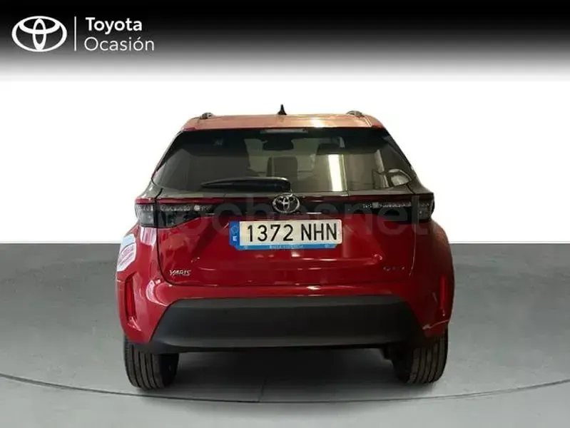 Usado Toyota Yaris Cross Active 130 CV (95 kW) 2025 Rojo SUV