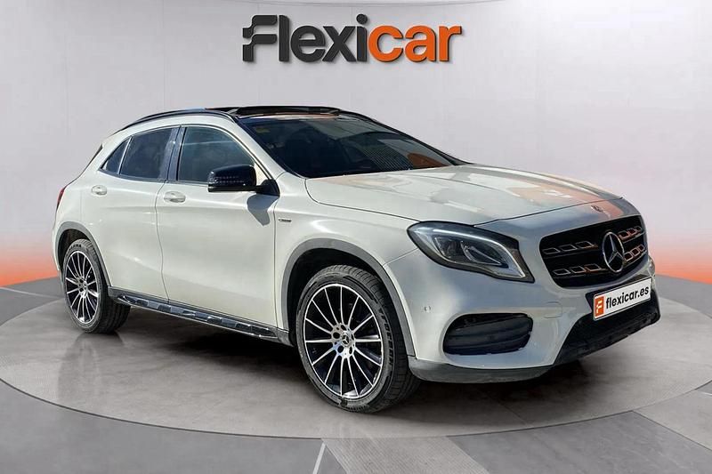 Blanco Usado 2017 Mercedes GLA220 AMG line SUV | 20.470 € (Precio justo) - Imagen 1/4