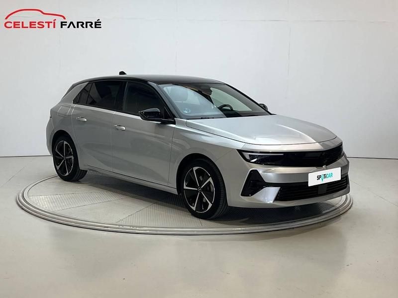 Usado Opel Astra 130 CV (95 kW) 2025 Gris Berlina