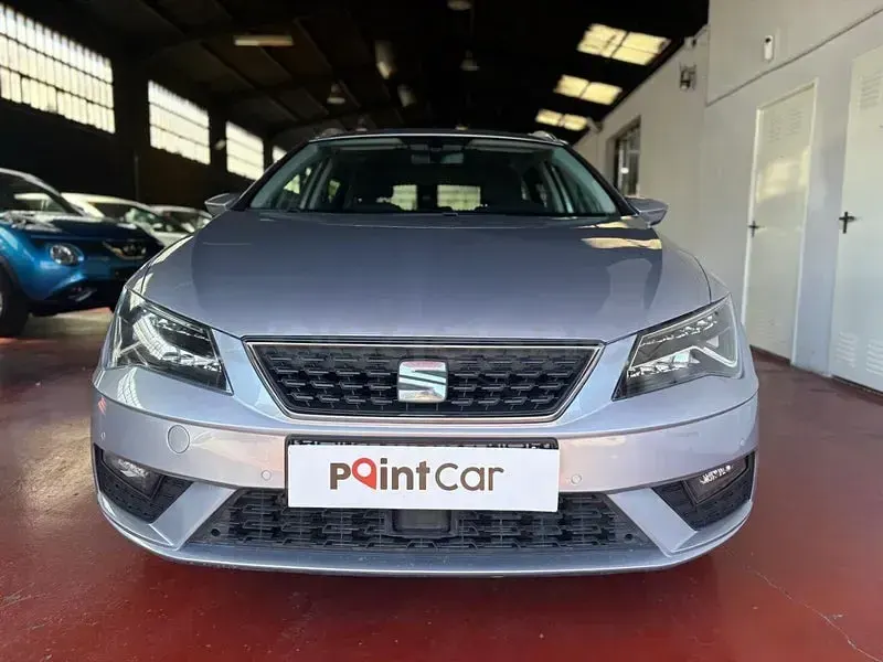 Usado Seat Leon Style 115 CV (84 kW) 2020 Gris / plata Familiar
