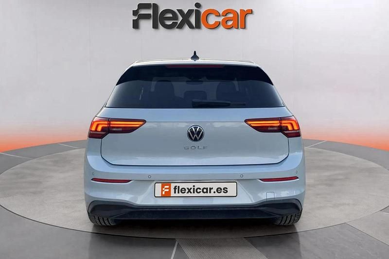 Usado VW Golf VIII 116 CV (85 kW) 2025 Azul Berlina
