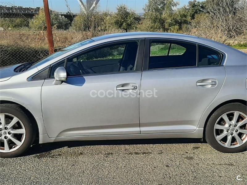 Usado Toyota Avensis Advance 126 CV (92 kW) 2009 Gris / plata Berlina