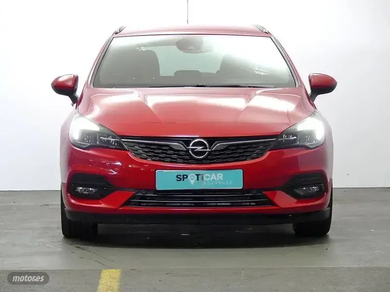 Usado Opel Astra Sport 110 CV (80 kW) 2019 Rojo Familiar