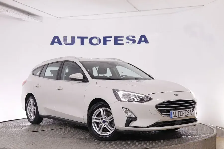 Usado Ford Focus Trend 120 CV (88 kW) 2020 Blanco Familiar