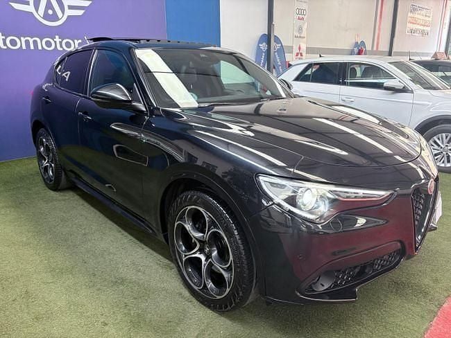 Negro Usado 2020 Alfa Romeo Stelvio Veloce SUV | 25.900 € (Precio justo) - Imagen 1/4