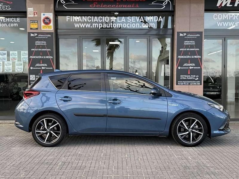 Usado Toyota Auris Hybrid Edition 136 CV (100 kW) 2017 Azul Utilitario