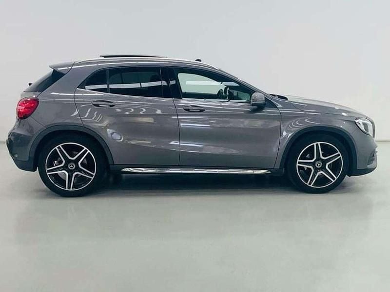 Gris Usado 2020 Mercedes GLA200 SUV | 25.499 € (Buen precio) - Imagen 1/4