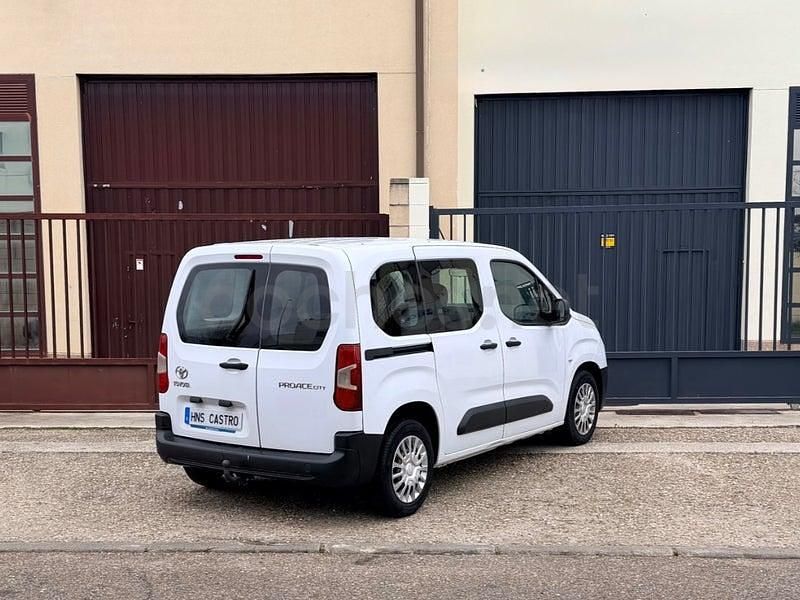 Usado Toyota Proace City City 102 CV (75 kW) 2022 Blanco Monovolumen