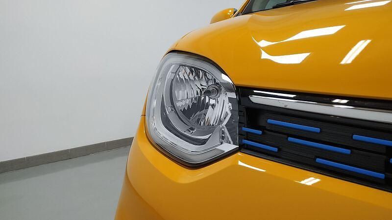 Usado Renault Twingo Zen 60 kW (82 CV) 2021 Amarillo Utilitario