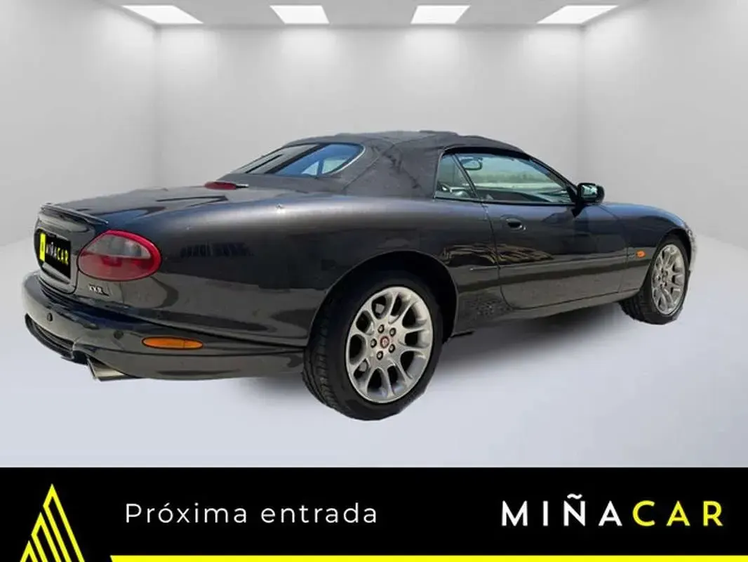 Usado Jaguar XK R 370 CV (272 kW) 2000 Negro Coupe