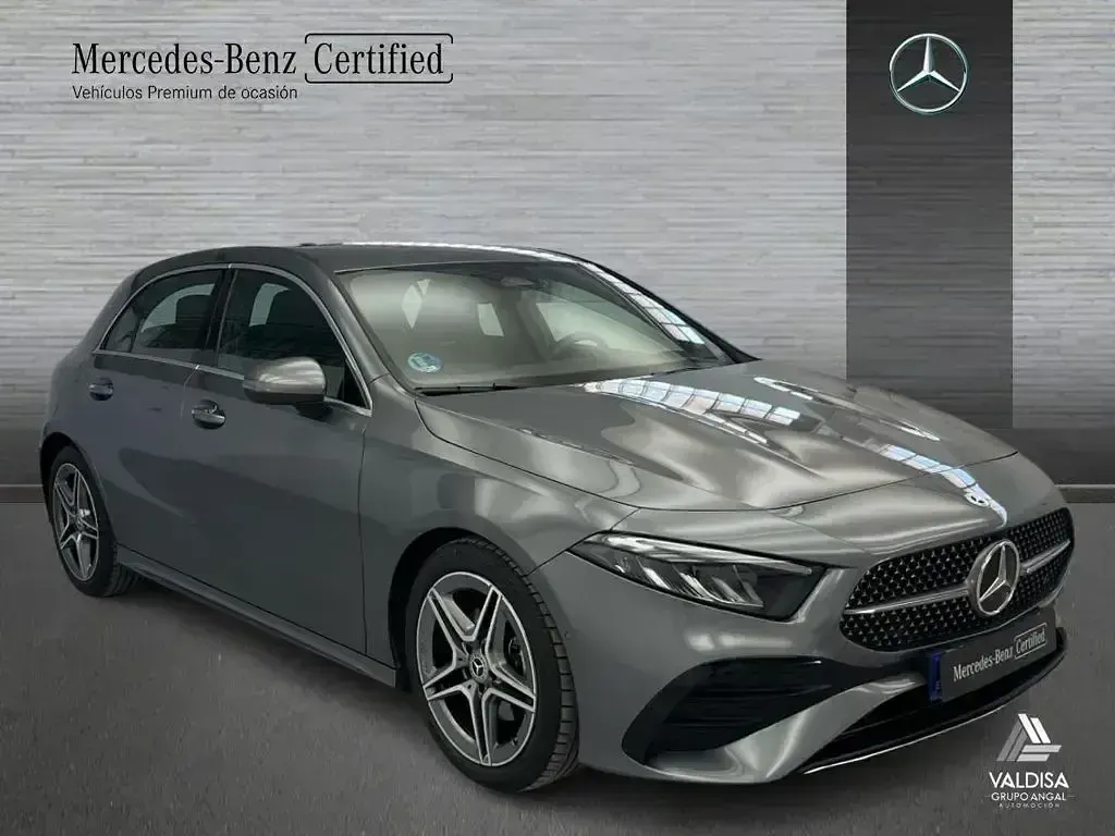 Usado Mercedes A180 136 CV (100 kW) 2025 Gris Berlina