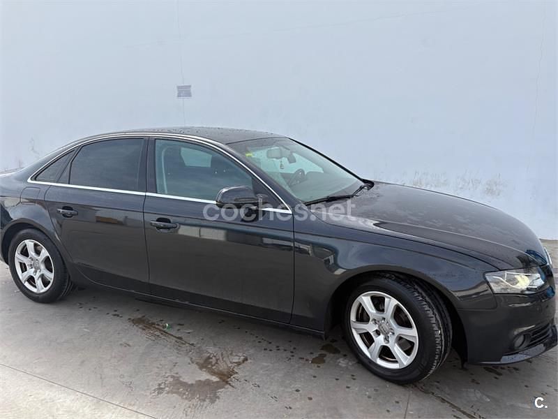 Begagnad Audi A4 136 HK (100 kW) 2010 Svart Sedan
